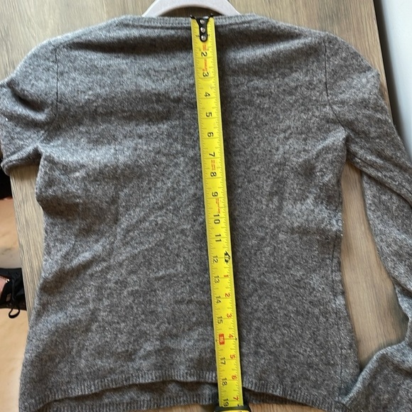 100% Cashmere sweater, unbranded women’s small gray crewneck sweater soft warm - Picture 5 of 5
